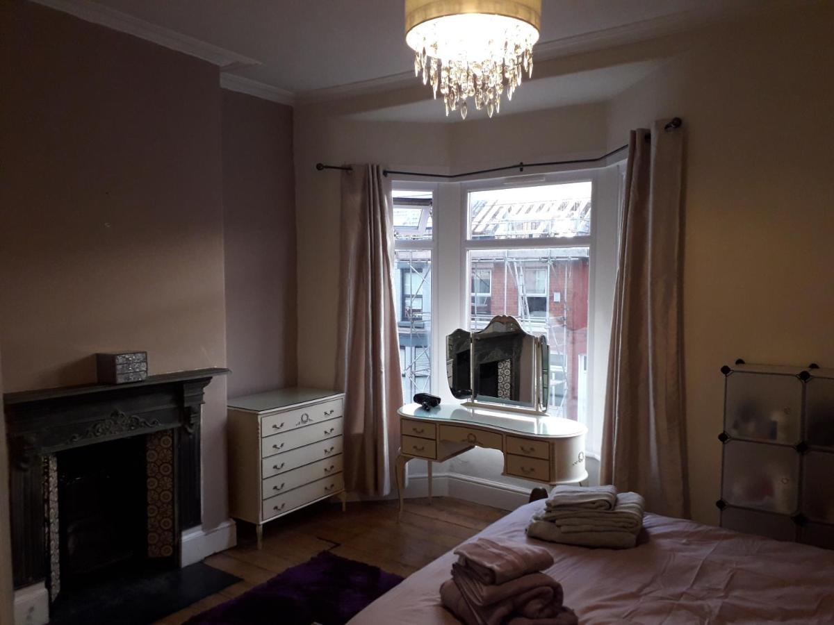 Traditional House Near Liverpool City Centre المظهر الخارجي الصورة